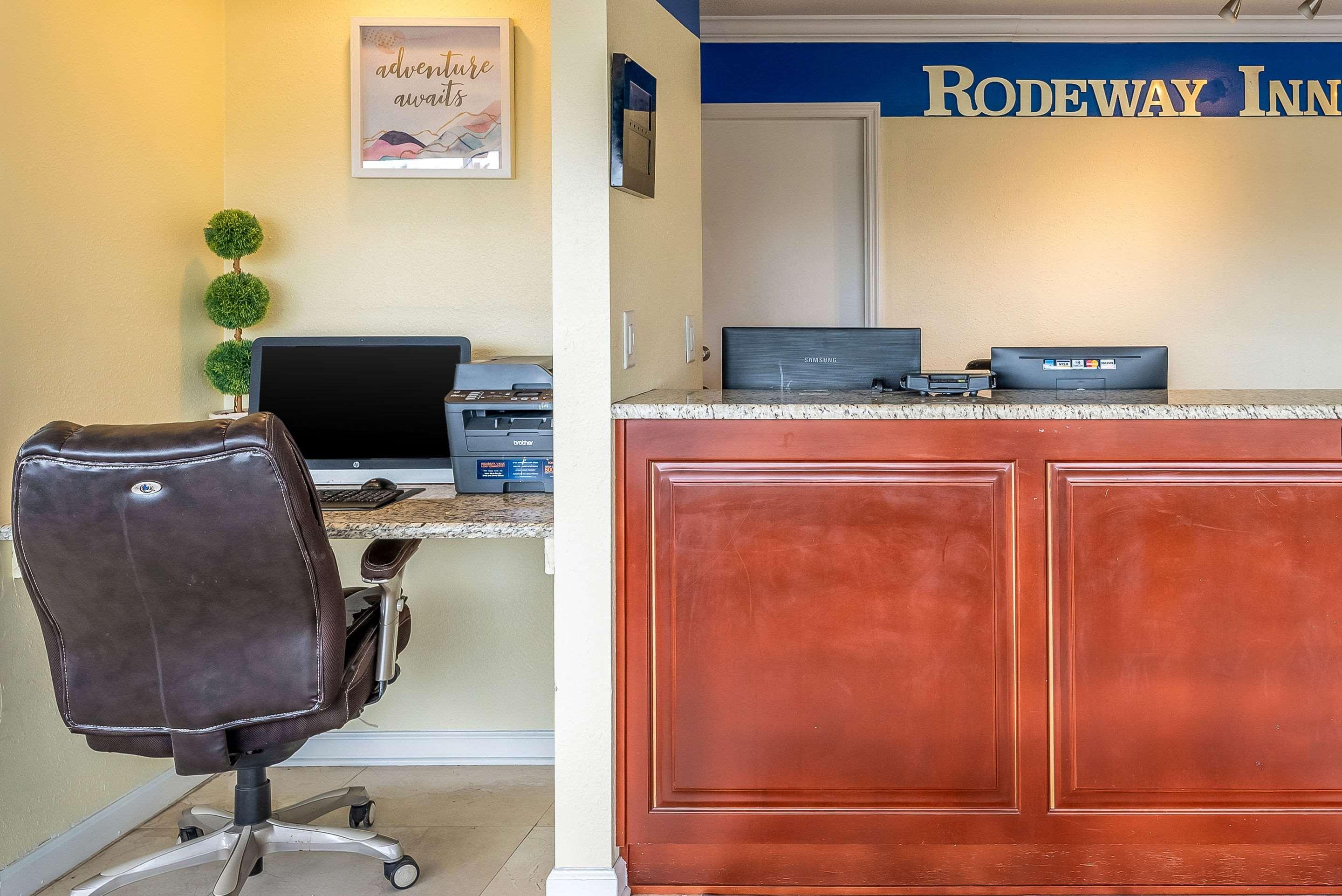Rodeway Inn Bushnell Extérieur photo